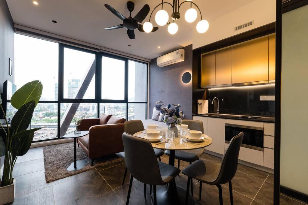 Klcc Musicalsty5Pax At Scarletzsuites Κουάλα Λουμπούρ Εξωτερικό φωτογραφία